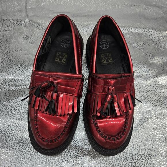 T.U.K. Womens Metallic Burgundy Red Platform Loafers Tassels US Size 5 - Picture 4 of 10